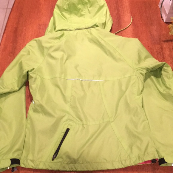 Light weight New Balance rain jacket - Picture 4 of 4
